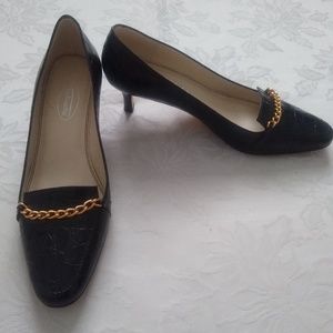 Made in Spain Talbots leather croc embossed gold chain shoes pumps